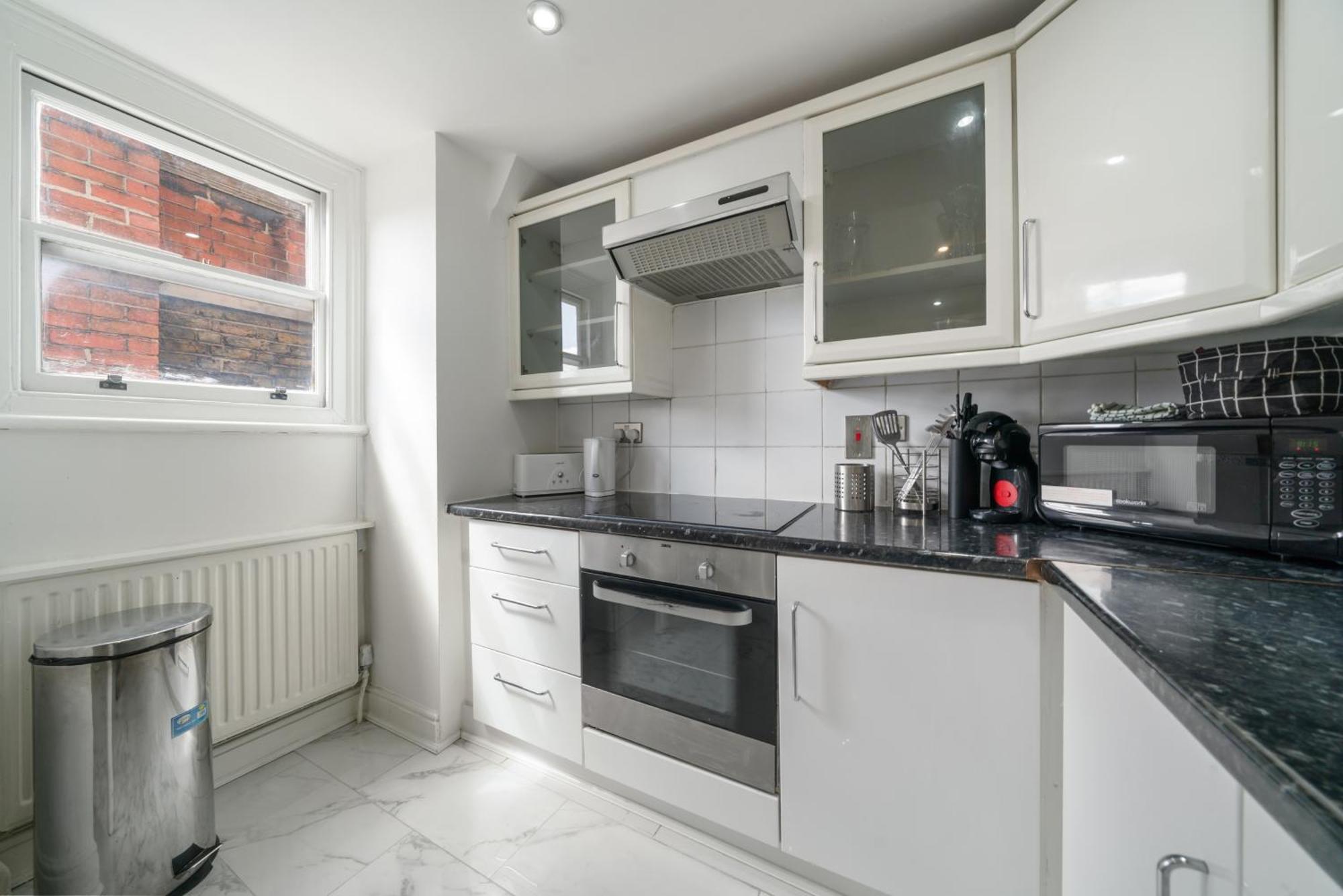 Luxurious 1-bedroom Penthouse On Oxford Street 11g * London